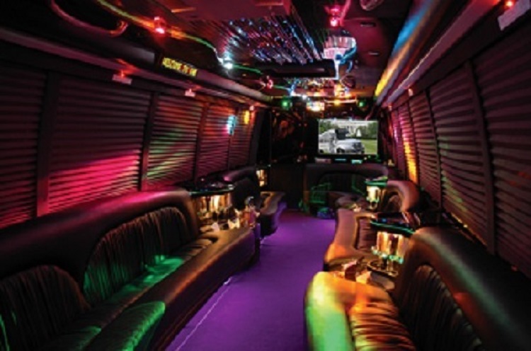 Montreal Party Bus Luxury Limousine